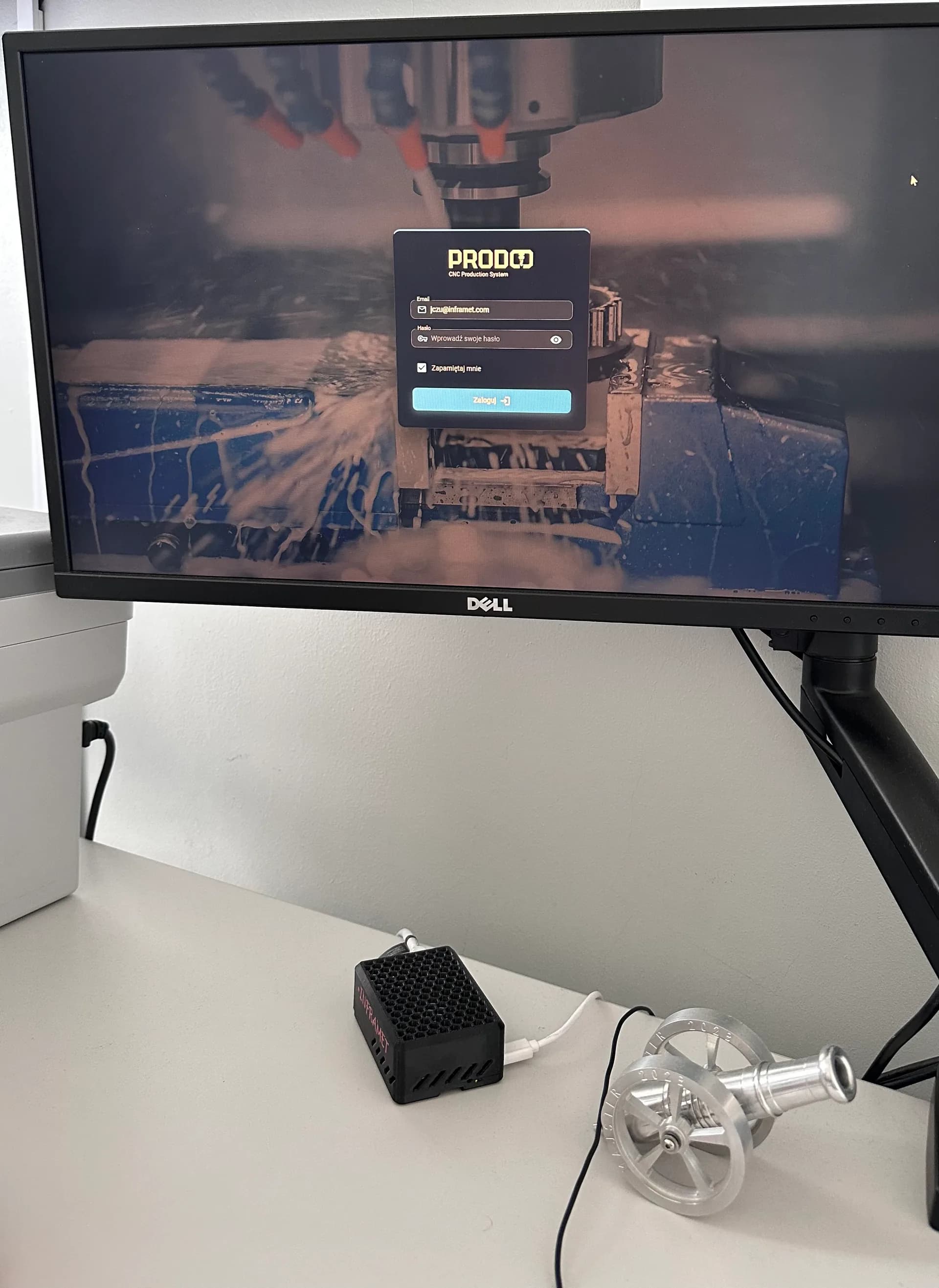 ProdQ Box — komponenty urządzenia: Raspberry Pi 5, dysk NVMe SSD i preinstalowane oprogramowanie